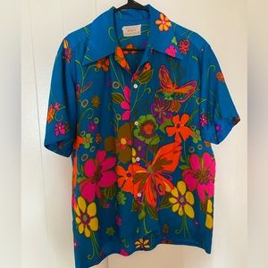 vintage 70s Hawaiian button up shirt 🩵